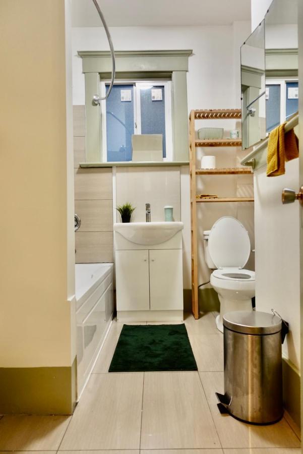 Private Room In A Shared House Vancouver Exterior foto